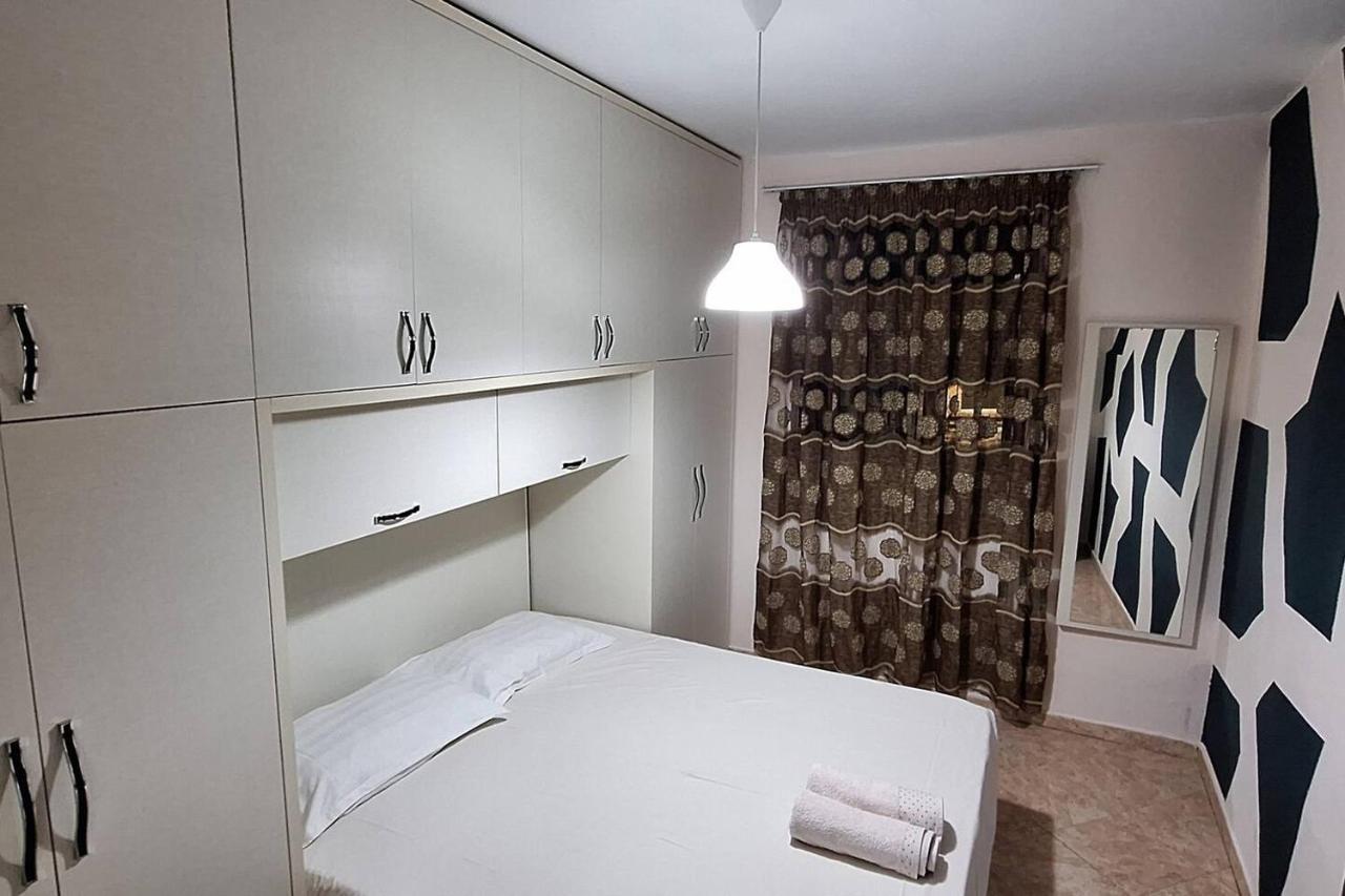 Promenade Apartment In City Centre بيرات المظهر الخارجي الصورة