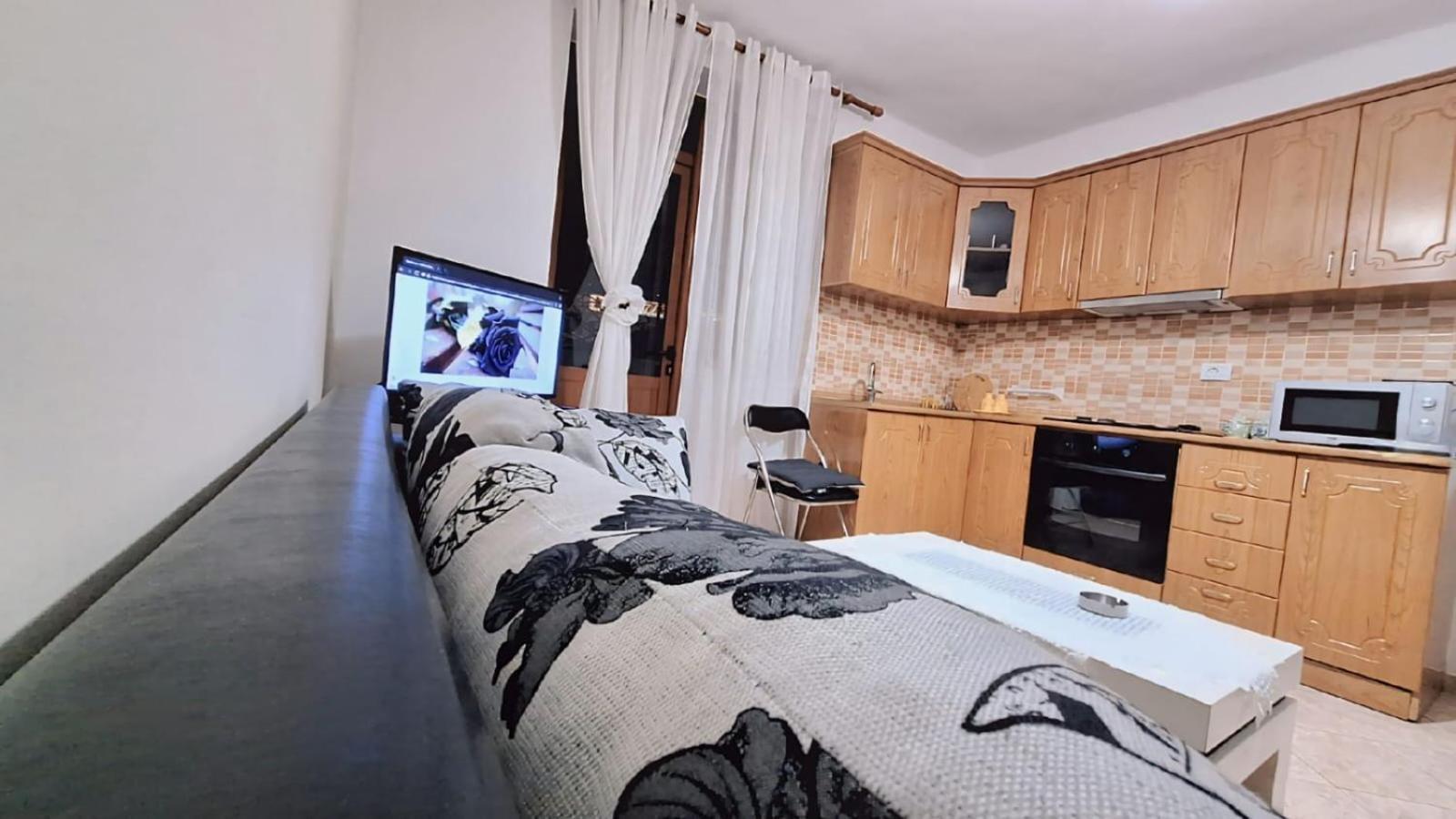 Promenade Apartment In City Centre بيرات المظهر الخارجي الصورة